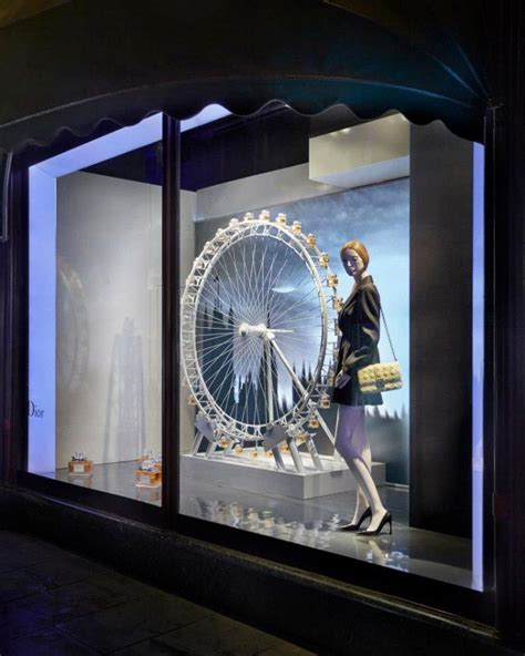 dior visual merchandising.